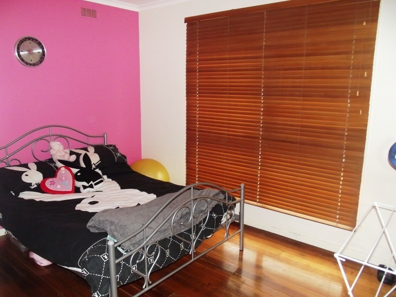 5 Falcon Drive, Melton VIC 3337