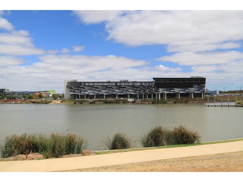 31 Boathouse Drive, Caroline Springs VIC 3023