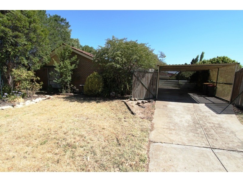 2 Ramona Place, Melton West VIC 3337