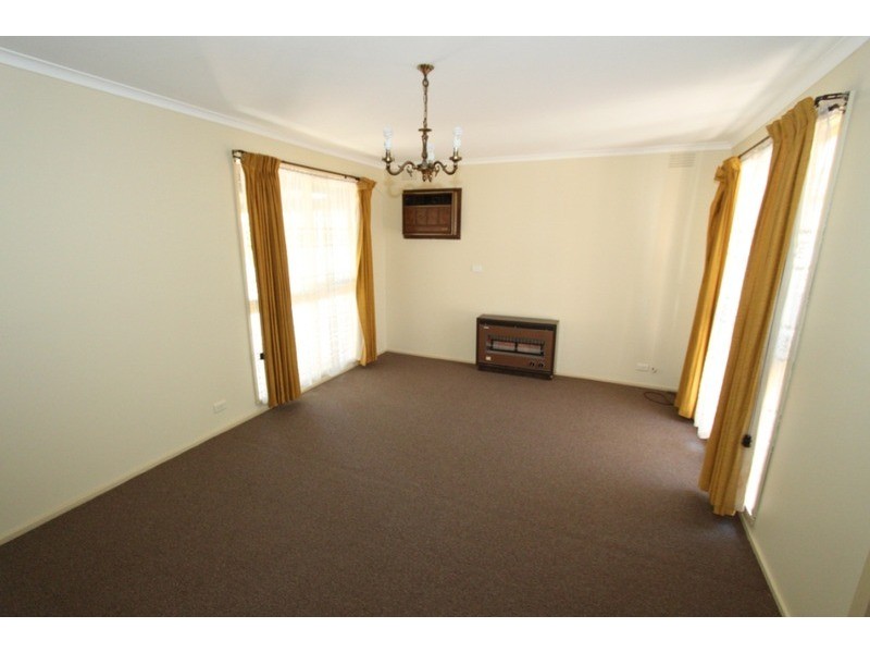 2 Ramona Place, Melton West VIC 3337