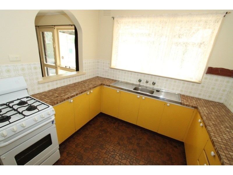 2 Ramona Place, Melton West VIC 3337