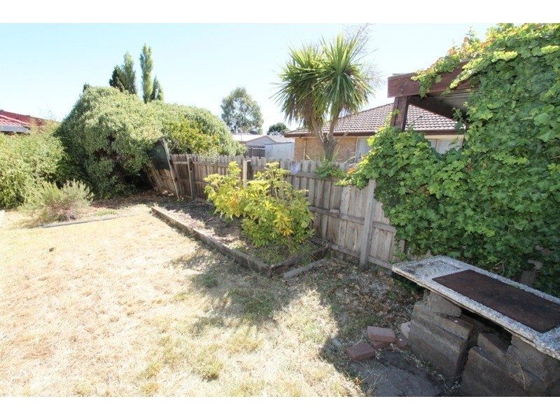 2 Ramona Place, Melton West VIC 3337