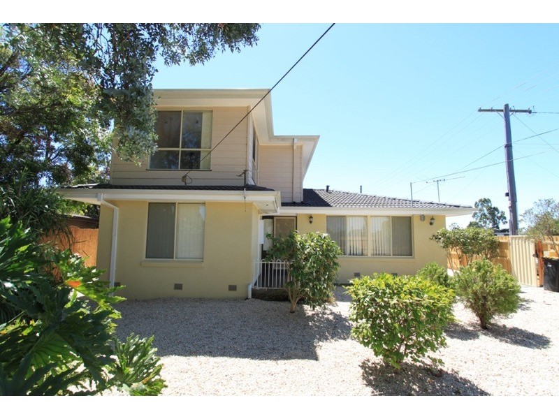 23 Mitchell Road, Melton South VIC 3338