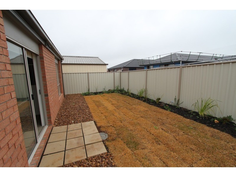 13 Mallow Street, Brookfield VIC 3338