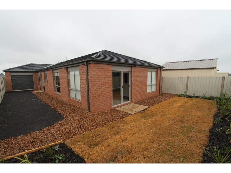 13 Mallow Street, Brookfield VIC 3338
