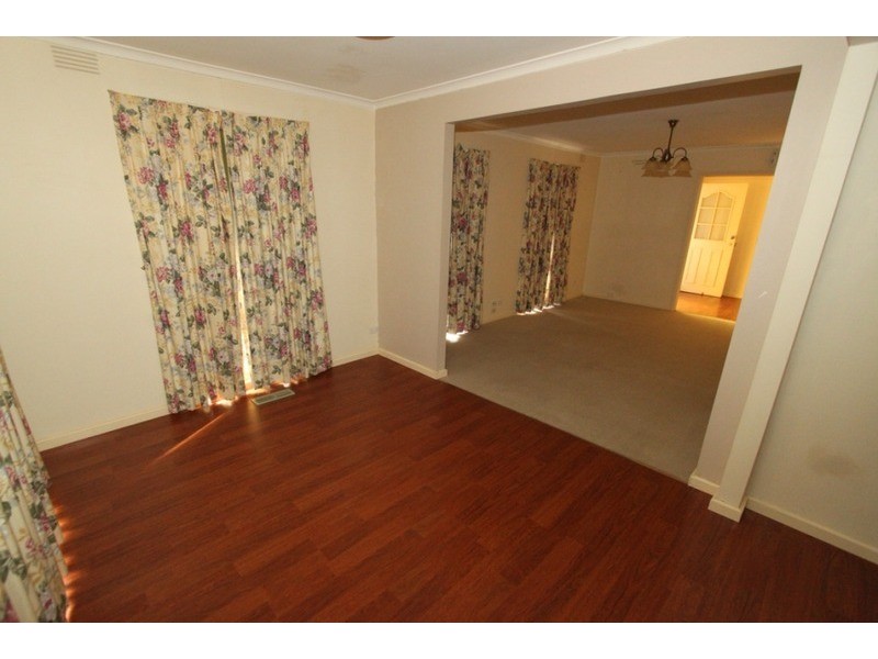 3 Burleigh Road, Melton VIC 3337