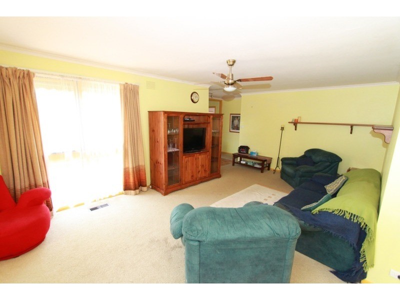 4 Mason  Court, Melton VIC 3337