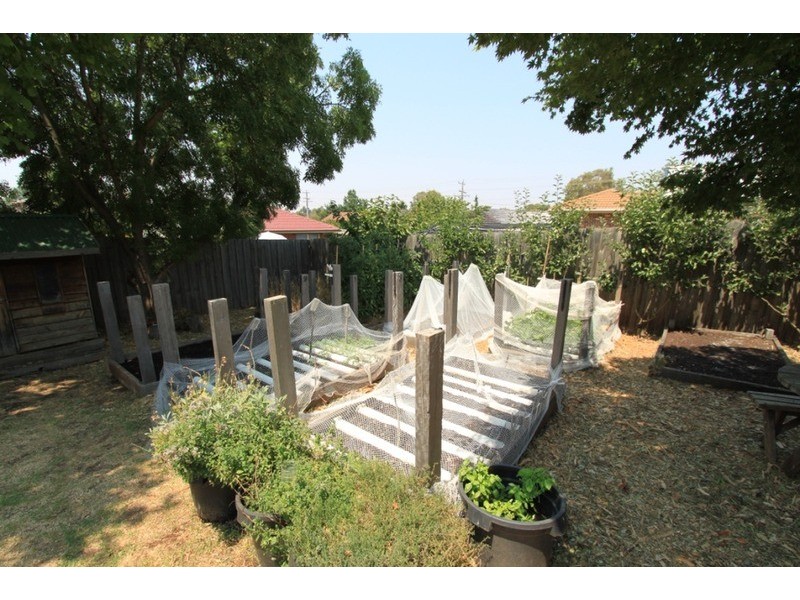 4 Mason  Court, Melton VIC 3337