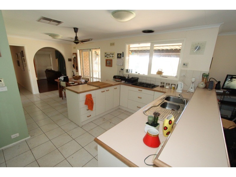 5 Charmaine  Place, Melton West VIC 3337