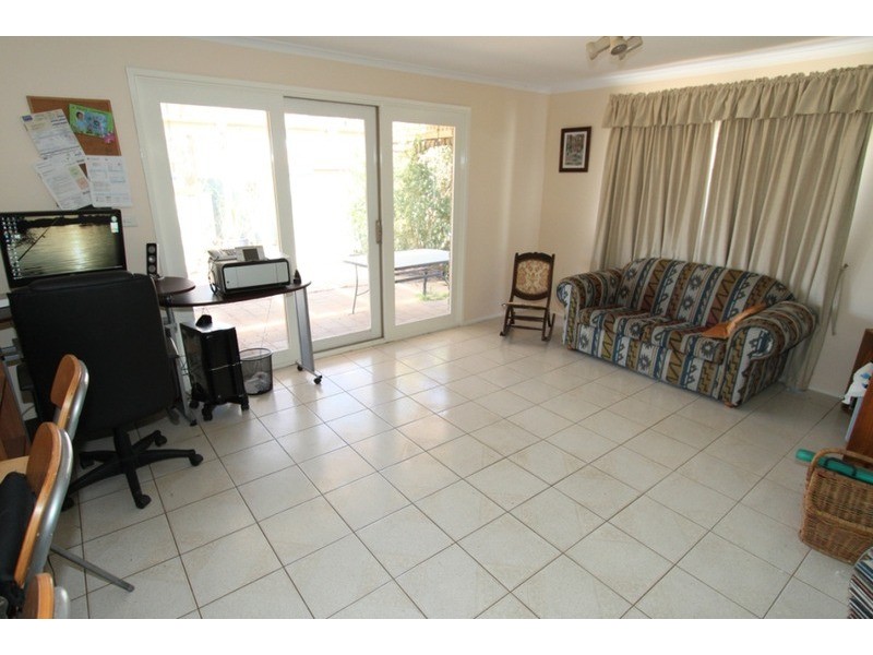 5 Charmaine  Place, Melton West VIC 3337