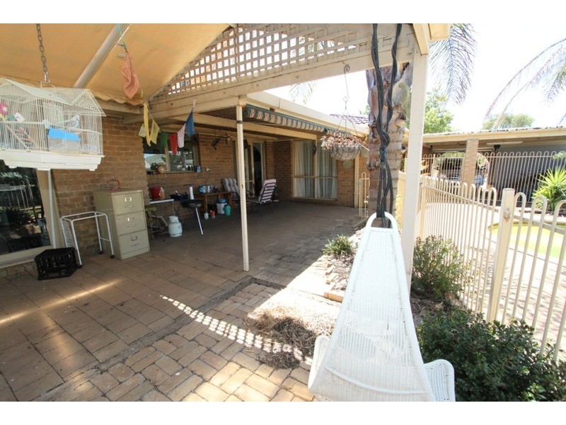 5 Charmaine  Place, Melton West VIC 3337