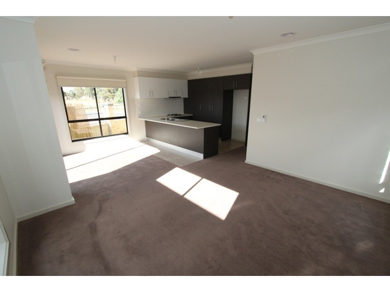 6/21-29 Lakewood  Boulevard, Melton VIC 3337