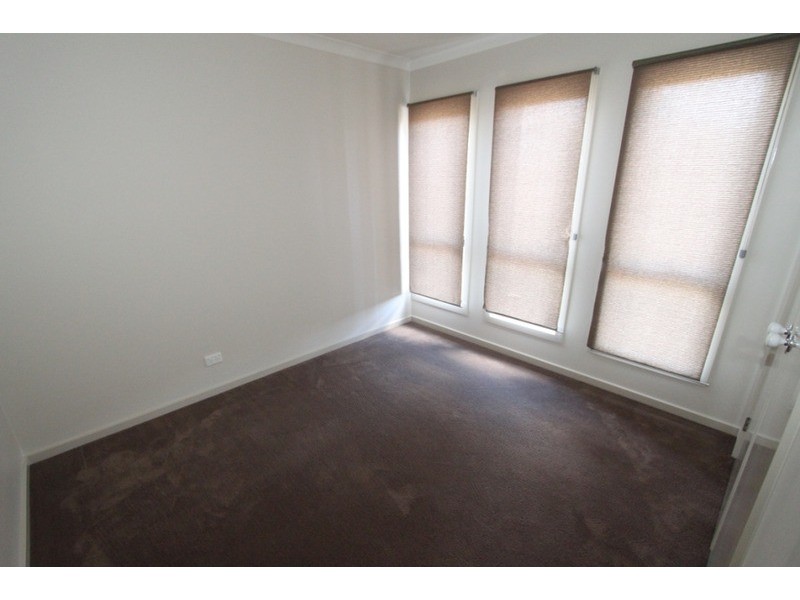 6/21-29 Lakewood  Boulevard, Melton VIC 3337