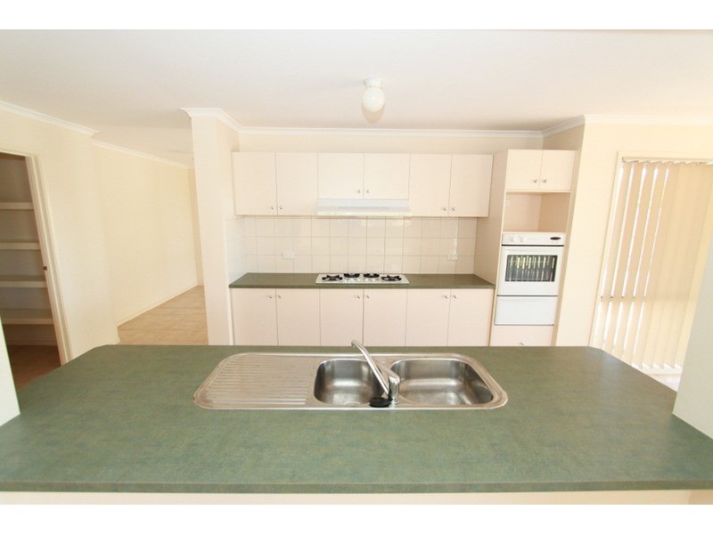 42 Lagarna  Drive, Melton VIC 3337