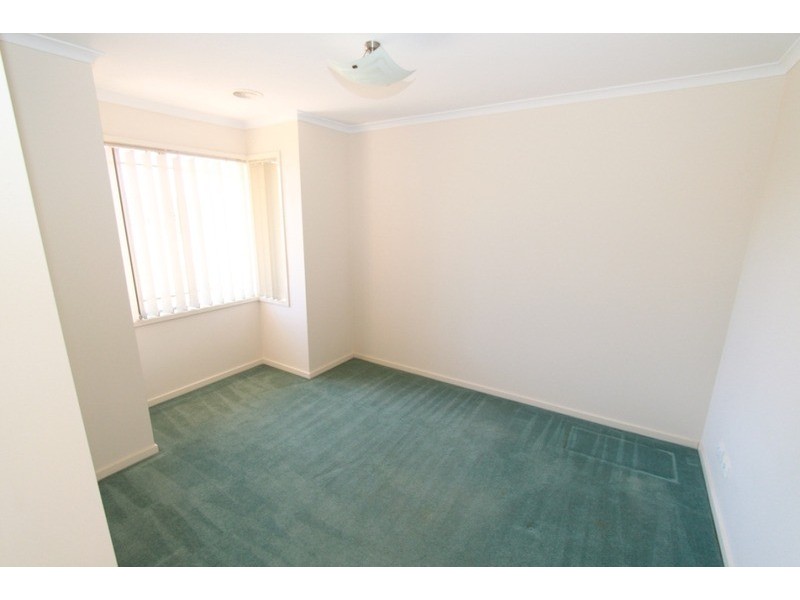 42 Lagarna  Drive, Melton VIC 3337