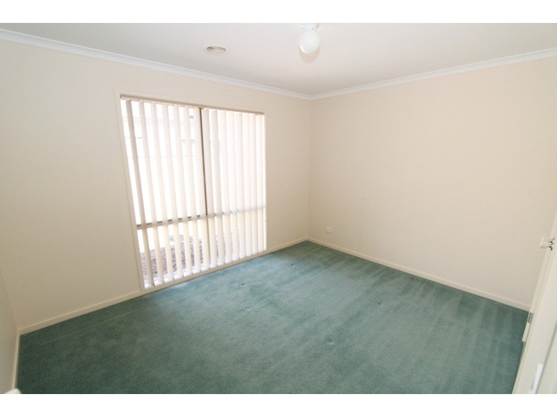 42 Lagarna  Drive, Melton VIC 3337