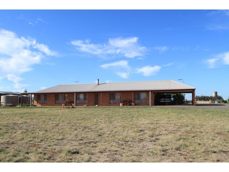 35 Finchs  Road, Melton VIC 3337