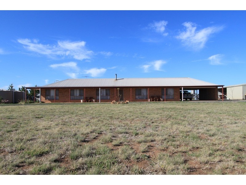 35 Finchs  Road, Melton VIC 3337