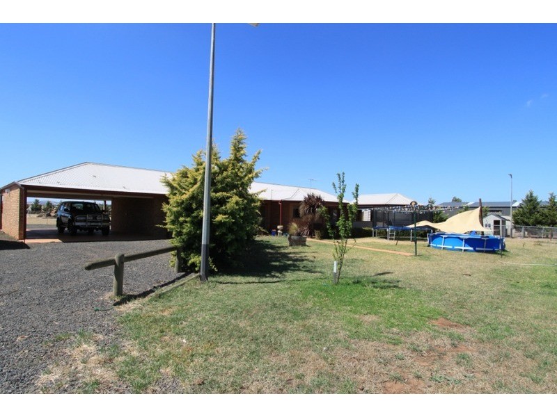 35 Finchs  Road, Melton VIC 3337