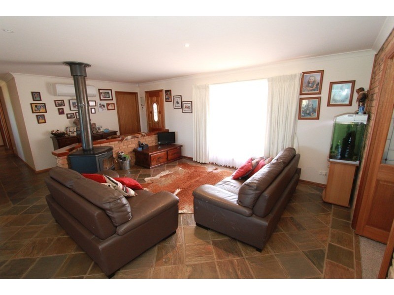 35 Finchs  Road, Melton VIC 3337