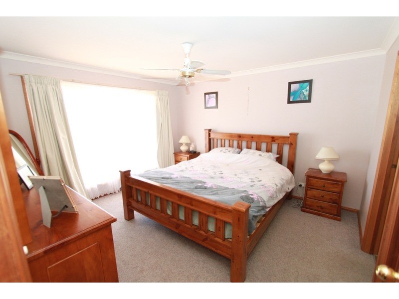 35 Finchs  Road, Melton VIC 3337