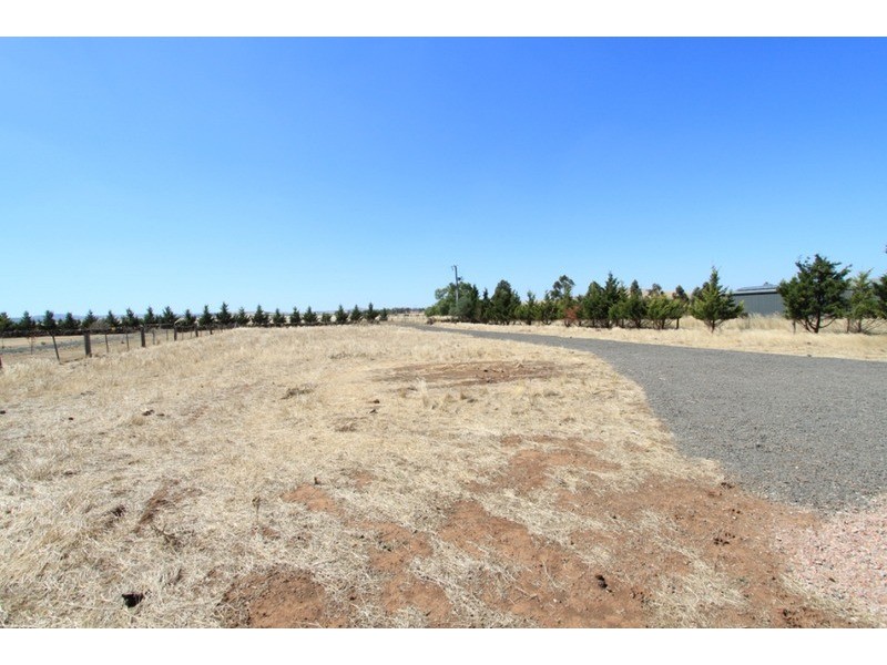 35 Finchs  Road, Melton VIC 3337