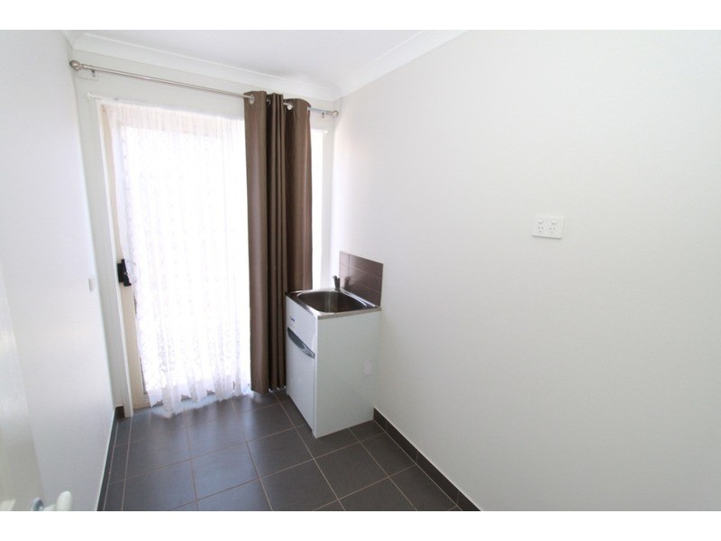 26 Arnolds Creek  Boulevard, Melton West VIC 3337