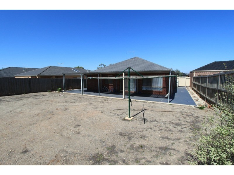 26 Arnolds Creek  Boulevard, Melton West VIC 3337