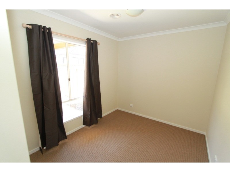 30 Viscosa Road, Brookfield VIC 3338