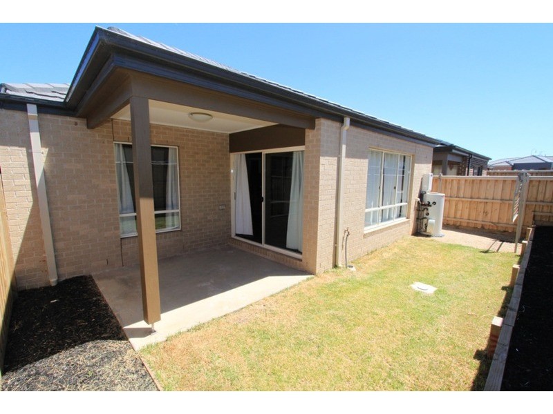 30 Viscosa Road, Brookfield VIC 3338