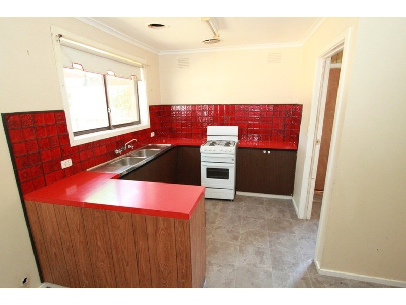 11 Leggatt  Street, Melton South VIC 3338