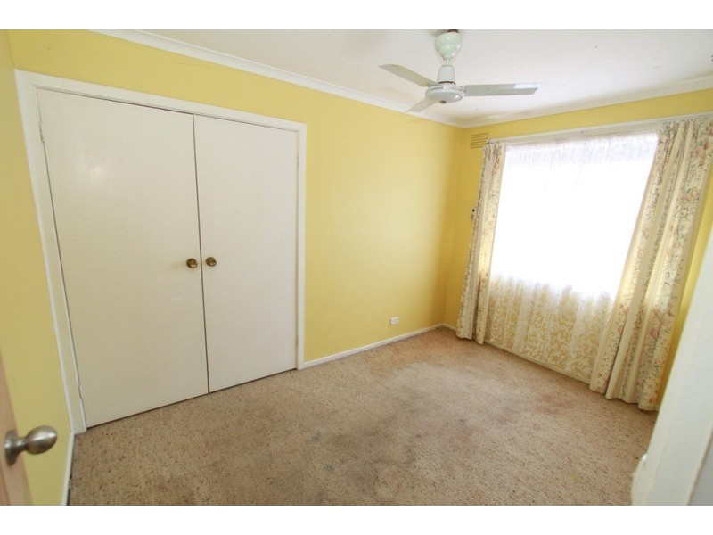 11 Leggatt  Street, Melton South VIC 3338