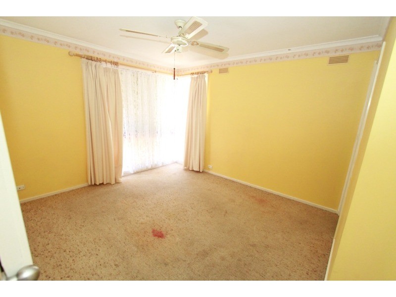 11 Leggatt  Street, Melton South VIC 3338