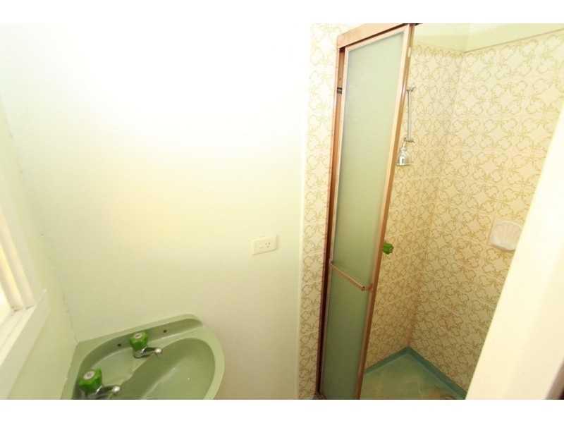 11 Leggatt  Street, Melton South VIC 3338