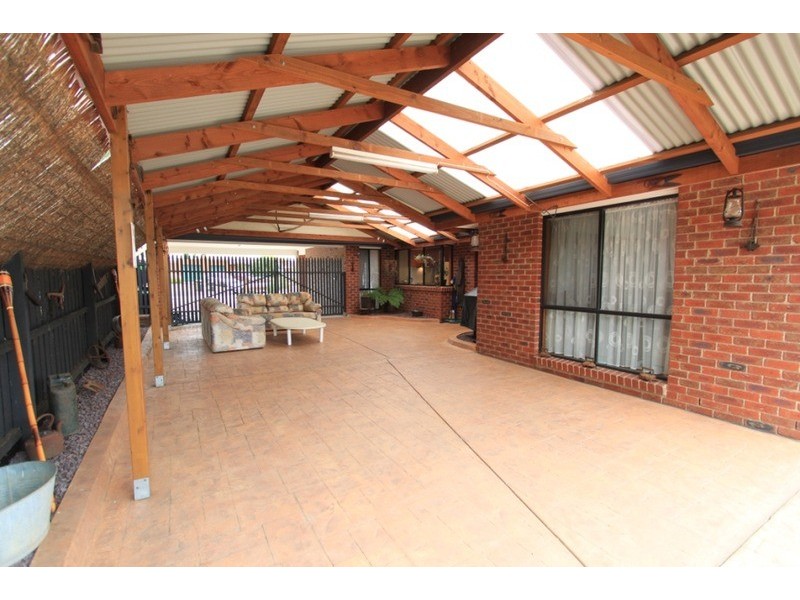 2 Bree  Court, Kurunjang VIC 3337