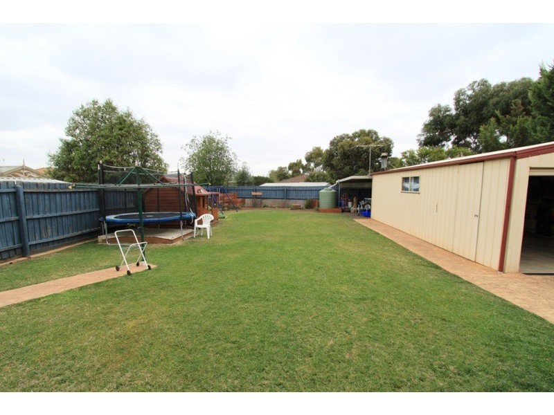 2 Bree  Court, Kurunjang VIC 3337