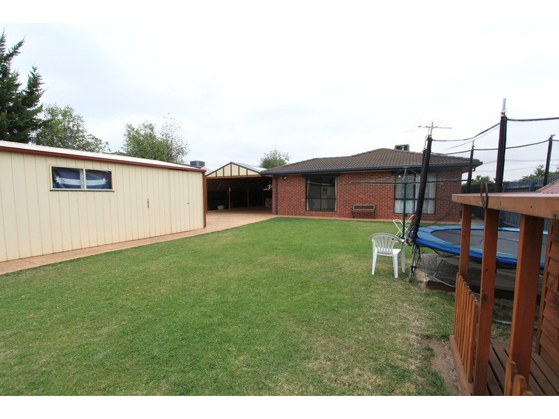 2 Bree  Court, Kurunjang VIC 3337