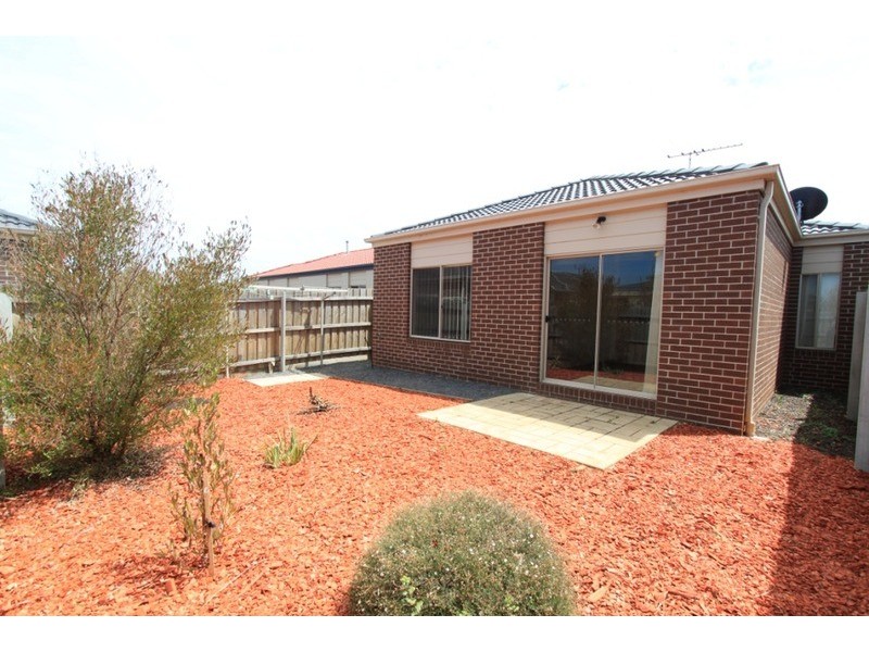 45/15 Crestmont Drive, Melton South VIC 3338