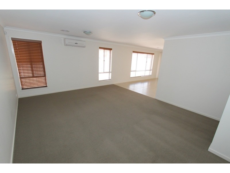 13 Red Fox Boulevard, Brookfield VIC 3338