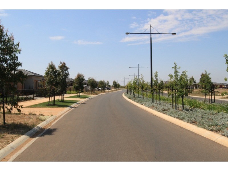 17 Kalamunda Court, Melton West VIC 3337