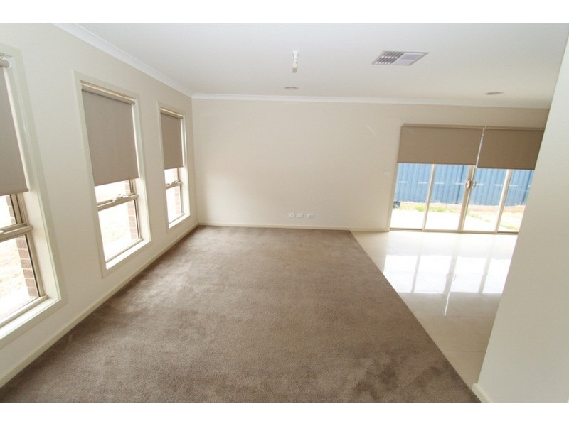 81 Dalray Crescent, Kurunjang VIC 3337