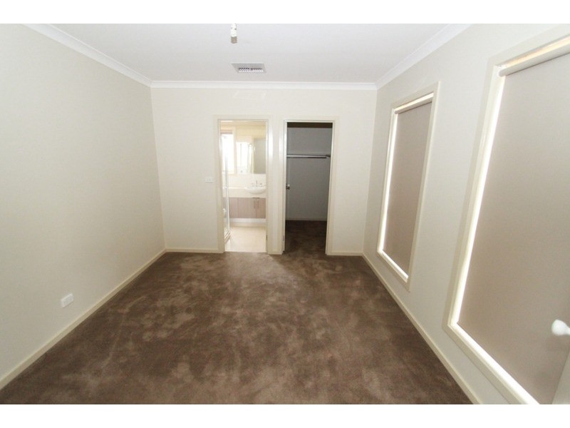 81 Dalray Crescent, Kurunjang VIC 3337