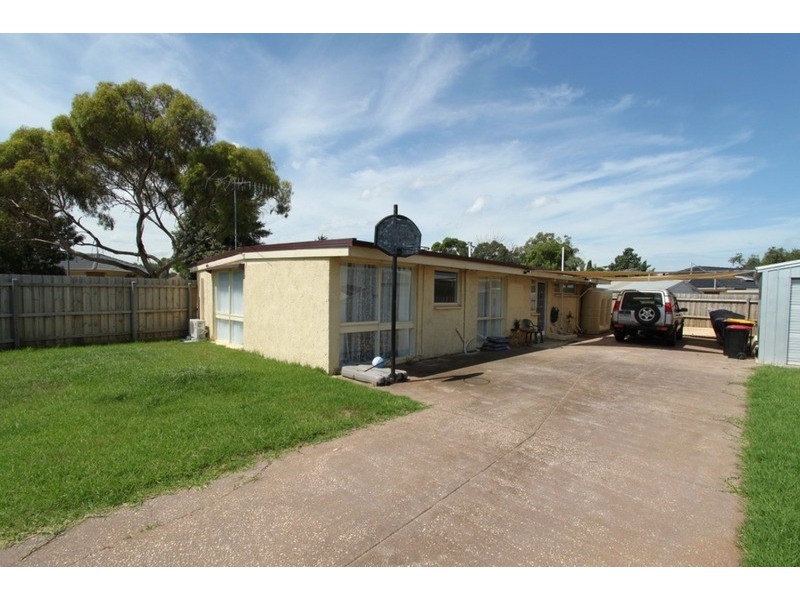 1 Berkley Place, Melton West VIC 3337