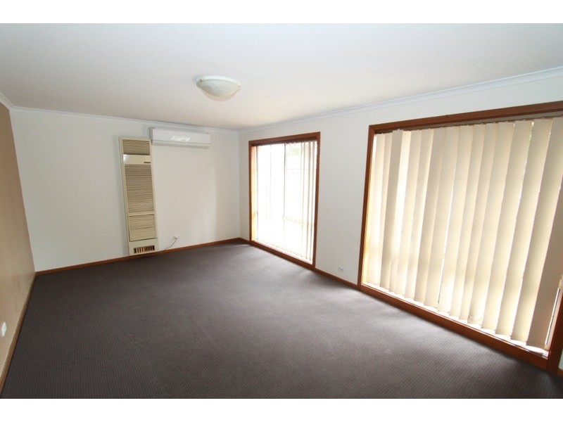 4 Oakfield Court, Melton South VIC 3338