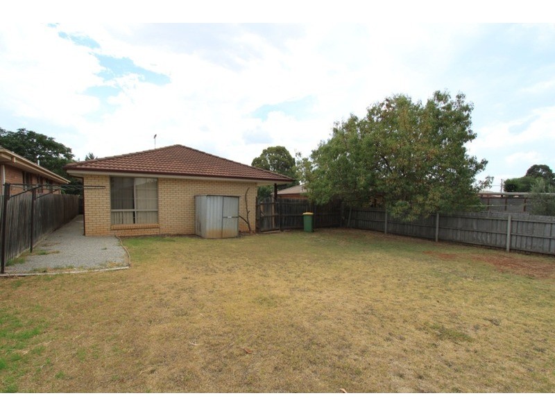4 Oakfield Court, Melton South VIC 3338