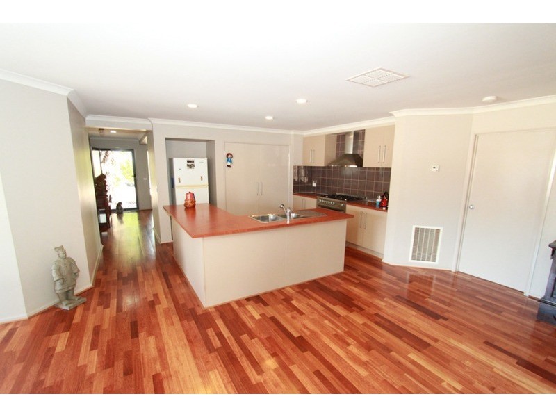 21 Paul Harris Drive, Melton West VIC 3337