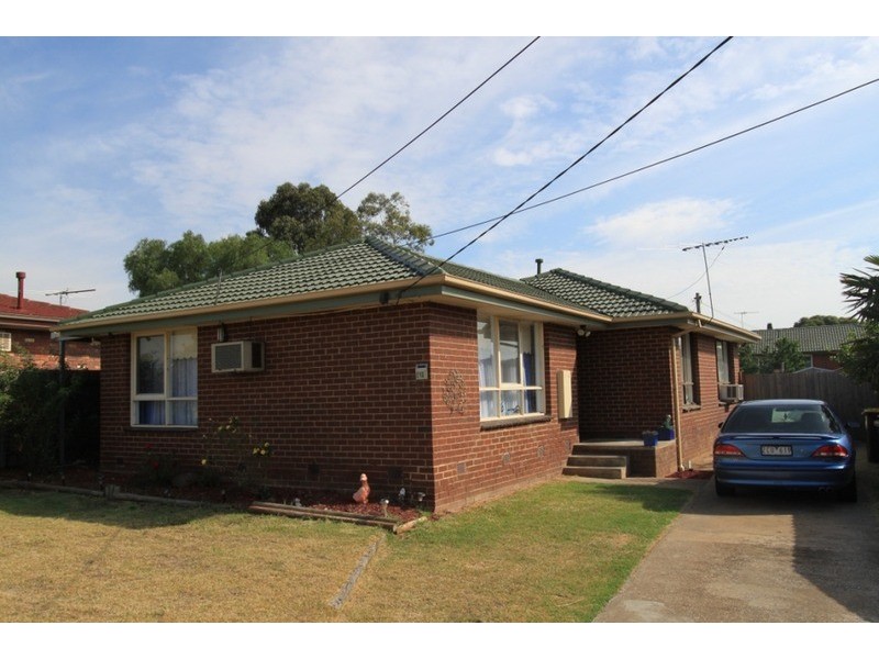 13 Fraser  Street, Melton South VIC 3338