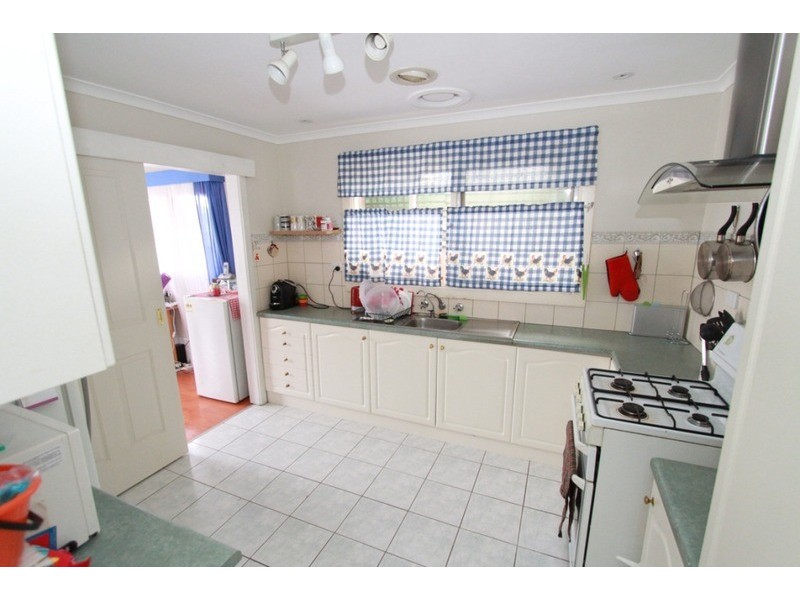 13 Fraser  Street, Melton South VIC 3338