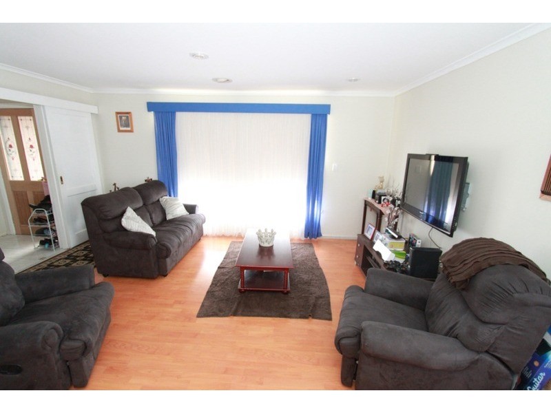 13 Fraser  Street, Melton South VIC 3338