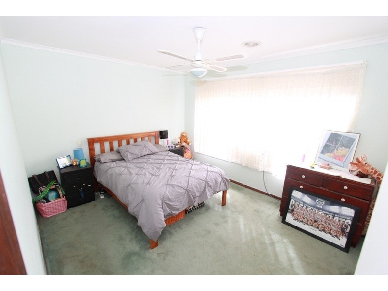 13 Fraser  Street, Melton South VIC 3338